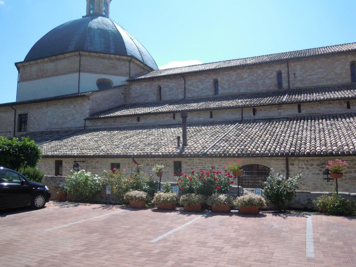 Il Turrione "App. Santa Chiara" Daire Assisi Dış mekan fotoğraf